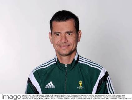 FUSSBALL Fototermin FIFA WM Schiedsrichter 09.04.2014 Carlos Alfredo Vera Rodriguez (Ecuador)