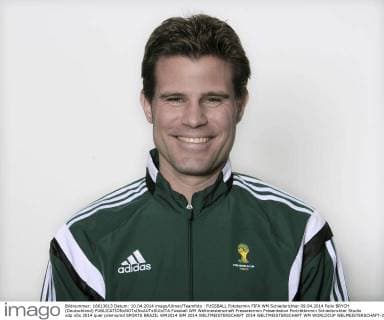 FUSSBALL Fototermin FIFA WM Schiedsrichter 09.04.2014 Felix BRYCH (Deutschland)