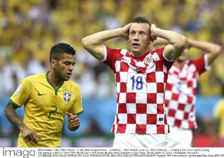 (140612) -- SAO PAULO, June 12, 2014 (Xinhua) -- Croatia s Olic Ivica reacts during the opening match of 2014 FIFA World Cup in the Arena de Sao Paulo Stadium in Sao Paulo, Brazil, June 12, 2014. (Xinhua Qi Heng)(rh) (SP)BRAZIL-SAO PAULO-WORLD CUP 2014-OPENING MATCH-BRA-CRO 