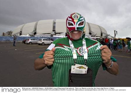 Fans von Mexiko erreichen die Arena das Dunas in Natal. xROBERTOxMAYAx 