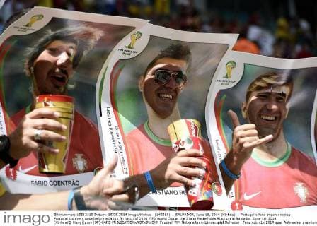 (140616) -- SALVADOR, June 16, 2014 (Xinhua) -- Portugal s fans impersonating Portugal s players pose before a Group G match of 2014 FIFA World Cup at the Arena Fonte Nova Stadium in Salvador, June 16, 2014. (Xinhua Qi Heng)(pcy) (SP)-FANS 