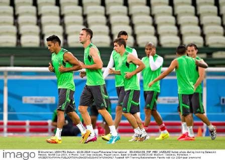 30160614JDI_ENT_MEX_VAZQUEZ Action photo during training Seleccion Mexico, World Cup 2014, in Photo: Juan Jose Vazquez, Miguel Layun, Isaac brizuela 16 06 2014 Stadium: Castelao, Fortaleza. - xROBERTOxMAYAx 