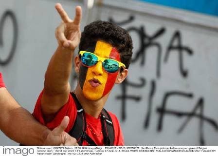 20140617 - BELO HORIZONTE: Red Devils Fans pictured before a soccer game of Belgian national team - World Cup 2014 FIFA World Cup, Tuesday 17 June 2014. BELGA PHOTO BRUNOxFAHY 