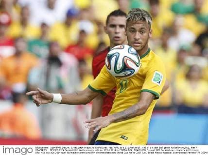 NEYMAR, Bra 10 , Aktion um den Ball BRASILIEN - MEXIKO FIFA Fussball WM Weltmeisterschaft am 17.06.2014 in FORTALEZA, BRASILIEN