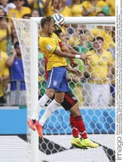 NEYMAR, Bra 10 Zweikampf , Aktion um den Ball gegen Rafael MARQUEZ, Mex 4 im Kopfballduell BRASILIEN - MEXIKO FIFA Fussball WM Weltmeisterschaft am 17.06.2014 in FORTALEZA, BRASILIEN