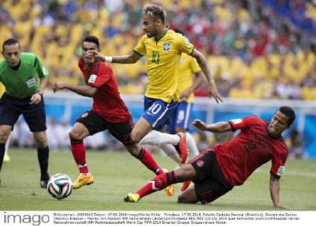 Fortaleza, 17.06.2014, Estadio Castelao Neymar (Brasilien), Giovani dos Santos (Mexiko) Brasilien - Mexiko mm