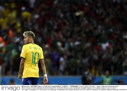 (140617) -- FORTALEZA, June 17, 2014 (Xinhua) -- Brazil s Neymar leaves the pitch after a Group A match between Brazil and Mexico of 2014 FIFA World Cup at the Estadio Castelao Stadium in Fortaleza, Brazil, June 17, 2014. The match concluded 0-0. (Xinhua Lui Siu Wai)(xzj) (SP)BRAZIL-FORTALEZA-WORLD CUP 2014-GROUP A-BRAZIL VS MEXICO 