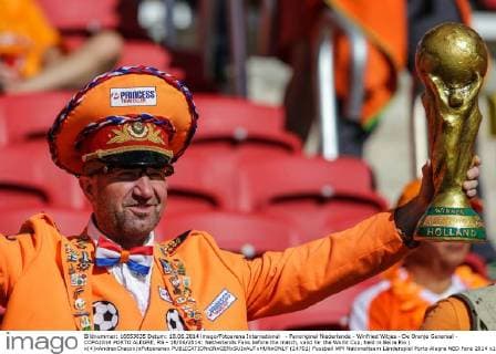 - Fanoriginal Niederlande - Winfried Witjes - De Oranje Generaal - COPA2014 PORTO ALEGRE, RS - 18 06 2014: Netherlands Fans before the match, valid for the World Cup, held in Beira Rio ( x(4)xAndrexChacox xFotoarenax  (24701)