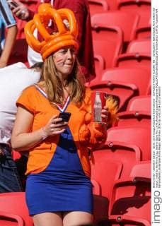 COPA2014 PORTO ALEGRE, RS - 18 06 2014: Netherlands Fans before the match, valid for the World Cup, held in Beira Rio ( x(4)xAndrexChacox xFotoarenax  (24701)
