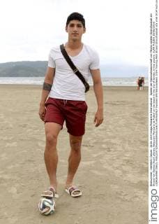 Spieler der Nationalmannschaft von Mexiko spielen Strandfussball am Strand von Santos Stock players Seleccion Mexicana de Futbol on the beach in the city of Santos, in the picture: ALAN PULIDO 18 06 2014 xJORGExMARTINEZx 