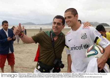 91180614RDI_MEX_SAN_HERNANDEZ Stock players Seleccion Mexicana de Futbol on the beach in the city of Santos, in the picture: JAVIER HERNANDEZ 18 06 2014 xJORGExMARTINEZx 