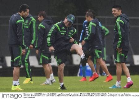 47190614RDI_ENTRE_MEX_HERRERA Photo during training Seleccion Mexicana de Futbol Santos on xJORGExMARTINEZx 