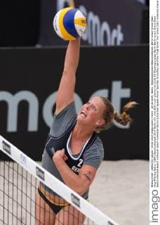 19.06.2014, Berlin, Washingtonplatz Beachvolleyball, Berlin smart Grand Slam Angriff Britta Büthe (GER)