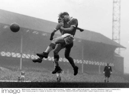 Football - 1958 1959 First Division - Everton 2 Blackburn Rovers 2 Everton FC s Dave Hickson jumps for a header at Goodison Park. 01 11 1958 