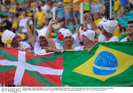Fans aller Nationen haben den Weg nach Salvador gefunden
