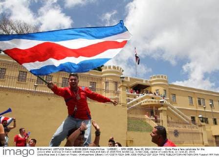 (140620) -- SAN JOSE, June 20, 2014 (Xinhua) -- Costa Rica s fans celebrate for the victory after a Group D match between Costa Rica and Italy of 2014 FIFA World Cup, in San Jose, capital of Costa Rica, on June 20, 2014. Costa Rica beat 1-0 Italy on Friday. (Xinhua Kent Gilbert) (vf) COSTA RICA-SAN JOSE-WORLD CUP 2014-FANS 