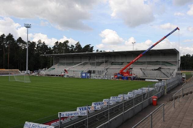 21.06.2014,SV Sandhausen Trainingsauftakt,Saisonvorbereitung,Training Die neue Tribüne des SV Sandhausen - ksp