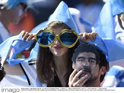 (140621) -- BELO HORIZONTE, June 21, 2014 (Xinhua) -- A fan of Iran 