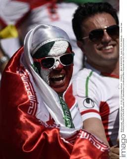 (140621) -- BELO HORIZONTE, June 21, 2014 (Xinhua) -- Fans of Iran 