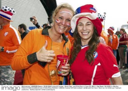 Dutch Fans and Chile Fans on June 23, 2014 in Sao Paulo 2013 2014 xVIxxIVx 2394080