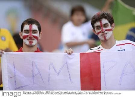 England Fans. ( x(11)xCelsoxPupox xFotoarenax  (24720)