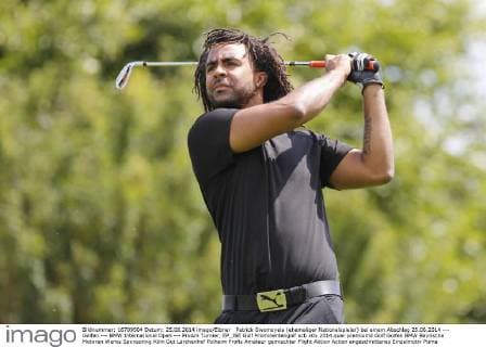 Patrick Owomoyela (ehemaliger Nationalspieler) bei einem Abschlag 25.06.2014 --- Golfen --- BMW International Open --- ProAm Turnier, EP_JSE