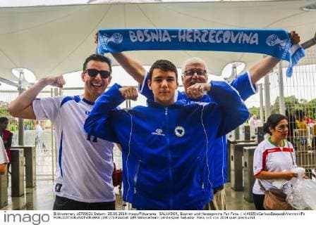 SALVADOR, Bosnien und Herzegowina Fan Fans. ( x(4095)xCarlosxEzequielxVannoni Fx  (24727)