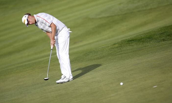 26.06.2014, Pulheim bei Köln: Deutschlands Marcel Siem vom Fairway beim Golfturnier BMW International Open auf Gut Lärchenhof.