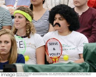 Tennis - 2014 Wimbledon Championships - Week One, Saturday Mens Singles, Third Round: Fans on Centre Court. 