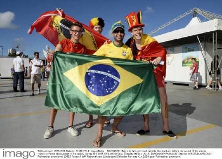 SALVADOR: Belgium fans pictured outside the stadium before the round of 16 soccer match in Fonte Nova Arena in Salvador, during the 2014 FIFA World Cup, Tuesday 01 July 2014. DIRKxWAEM  Aufmacher premiumd 10653