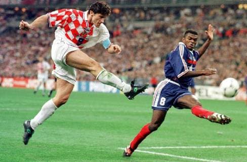 Davor Suker (CROATIA) FIRES A SHOT PAST MARCEL DESAILLY (FRANCE). FRANCE V CROATIA, 08 07 1998. WORLD CUP 1998 SEMI-FINAL. FRANCE, SAINT DENIS. 