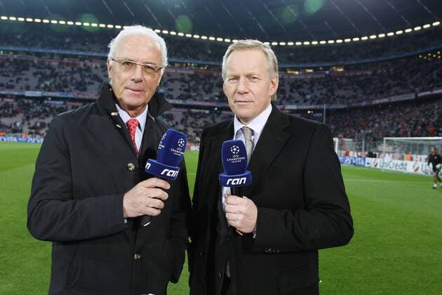 BECKENBAUER Franz mit KERNER Johannes SAT1 RAN UEFA Champions League Halbfinale FC Bayern Muenchen-Real Madrid 2 : 1 in der Allianz Arena am 17. April 2012 