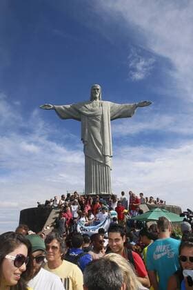 2014 FIFA World Cup - Argentinische Fans vor der Cristo Redentor Statue - Rio de Janeiro -