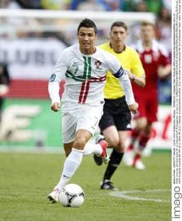 RONALDO Cristiano Team Portugal UEFA Fussball Europameisterschaften 2012 in Polen und der Ukraine Spiel Nr.11 Daenemark-Portugal am 13.Juni in Lviv 