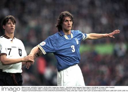 MALDINI Paolo Kapitaen Team Italien mit ZIEGE Christian UEFA Fussball Europameisterschaften 1996 in England Vorrunde Italien-Deutschland am 19.Juni 1996 im Old Trafford Stadion in Manchester 