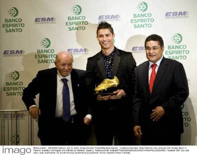 Cristiano Ronaldo (Real Madrid) has received the Golden Boot in Madrid. Eusebio (Portugal) and Alfredo Di Stefano (Spain). RobertxSmith 