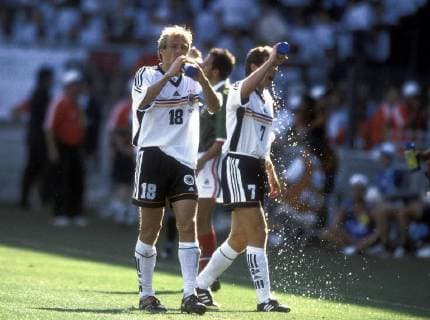KLINSMANN Juergen Team Deutschland FIFA Fussball Weltmeisterschaften 1998 in Frankreich Achtelfinale Mexiko-Deutschland Spiel MEXIKO-DEUTSCHLAND in Montpellier Fussball am 29 Juni 1998 
