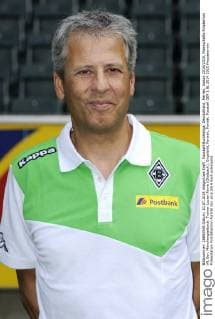 Fussball-Bundesliga, Deutschland, Herren, Saison 2014 2015, Mannschafts-Fototermin VfL Bor. Mönchengladbach: Trainer Lucien Favre (Gladbach). Einzelbild, Portrait, Porträt.