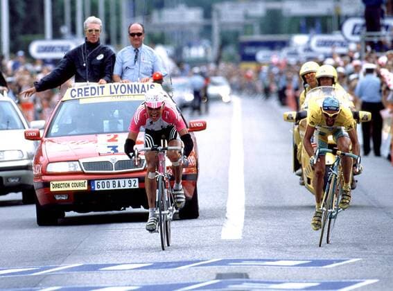 ULLRICH Jan und PANTANI Marco Tour de France 1998 Radrennen Aktion Copyright by Sportphoto Laci Perenyi 40667 Meerbusch Im Kamp 44 Tel.02132 6266 Fax 02132 6254 Stadtsparkasse Düsseldorf (30050110) Kto.61003810 eMail: laci@sportphoto-perenyi.de 