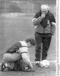 Emilio Butragueno and Alfredo Di Stefano during a Real Madrid training session of 90 91 season. xARCHIVOxMARCAx  !AUFNAHMEDATUM GESCHÄTZT!