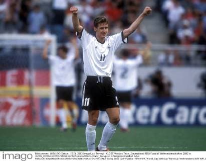 KLOSE Miroslav Team_Deutschland FIFA Fussball Weltmeisterschaften 2002 in JAPAN_KOREA ACHTELFINALE Achtelfinalspiel Deutschland_Paraguay in Seogwipo Fussball Jubel 