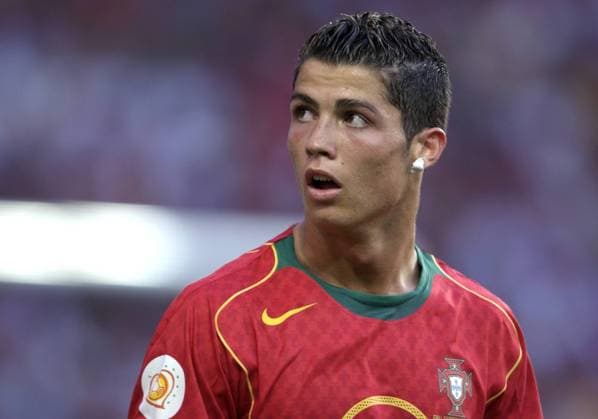 Fußball, EM Finale 2004 in Lissabon, Portugal - Griechenland 0:1 RONALDO Cristiano Team Portugal Finale Griechenland - Portugal 1: 0 in Lissabon. Fussball Portrait. UEFA Fussball Europameisterschaften 2004 in Portugal Copyright 
