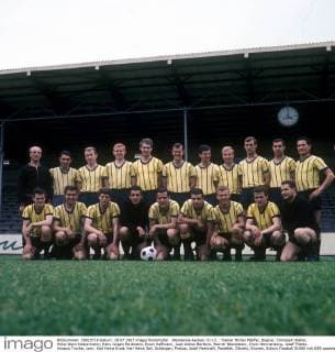 Alemannia Aachen, hi.v.li.: Trainer Michel Pfeiffer, Bognar, Christoph Walter, Heinz Gerd Klostermann, Hans Jürgen Ferdinand, Erwin Hoffmann, Juan Carlos Borteiro, Werner Nievelstein, Erwin Hermandung, Josef Thelen, Horacio Troche, vorn: Karl Heinz Krott, Karl Heinz Sell, Schöngen, Prokop, Josef Martinelli, Pawellek, Glenski, Gronen, Schors