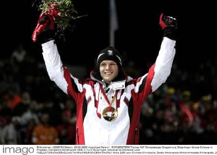MORGENSTERN Thomas AUT Olympiasieger Siegeehrung Skispringen Grosse Schanze in Pragelato Olympische Winterspiele 2006 in Turin Skispringen individual Großschanze Jubel 