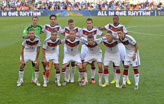 Deutschland Mannschaftsbild, hintere Reihe von links: Torwart Manuel Neuer, Mats Hummels, Toni Kroos, Miroslav Klose und Jerome Boateng. Vordere Reihe von links: Christoph Kramer, Philipp Lahm, Benedikt Höwedes, Thomas Müller, Bastian Schweinsteiger und Mesut Özil 