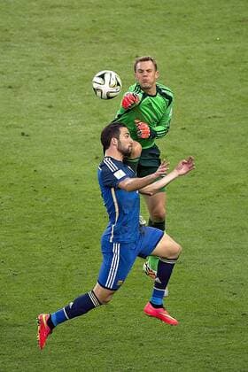24130714ZDI_GER_ARG_NEUER Action photo during the Germany vs Argentina, Match Numero 64, Corresponding to the Grand Final FIFA World Cup 2014, on the picture: 1 Manuel Neuer 9 Gonzalo HIGUAIN 13 07 2014 xOMARxMARTINEZx 