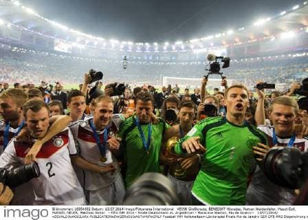 KEVIN Großkreutz, BENEDIKT Höwedes, Roman Weidenfeller, Mesut Özil, MANUEL NEUER, Matthias Ginter - FIFA WM 2014 - Finale Deutschland vs. Argentinien - Maracana Stadion, Rio de Janeiro - 13 07 2014 xOSVALDOxAGUILARx 