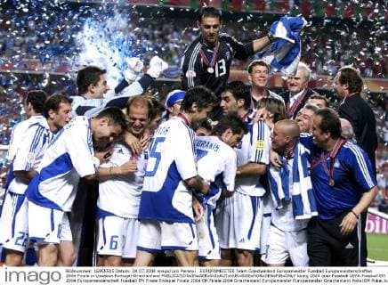 EUROPAMEISTER Team Griechenland Europameister Fussball Europameisterschaften 2004 Finale in Lissabon Portugal-Griechenland 