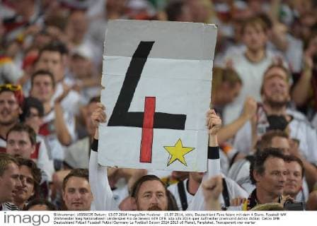 13.07.2014, xbtx, Deutschland Fans feiern mit dem 4 Stern.