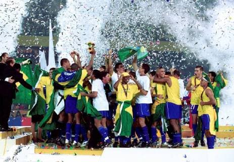 CAFU TEAM_BRASILIEN Manschaft_BRAZIL Team_Brazil Weltmeister FIFA Fussball Weltmeisterschaften 2002 in JAPAN_KOREA FINALE Finalspiel Deutschland_Brasilien in Tokyo Stadion Yokohama Fussball Finale Jubel 